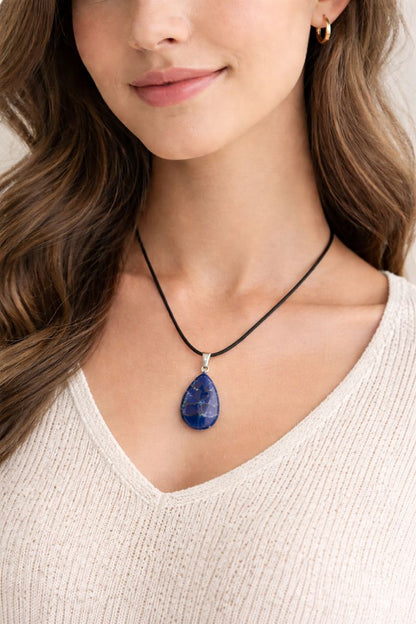 Shampe Teardrop Stone Necklace